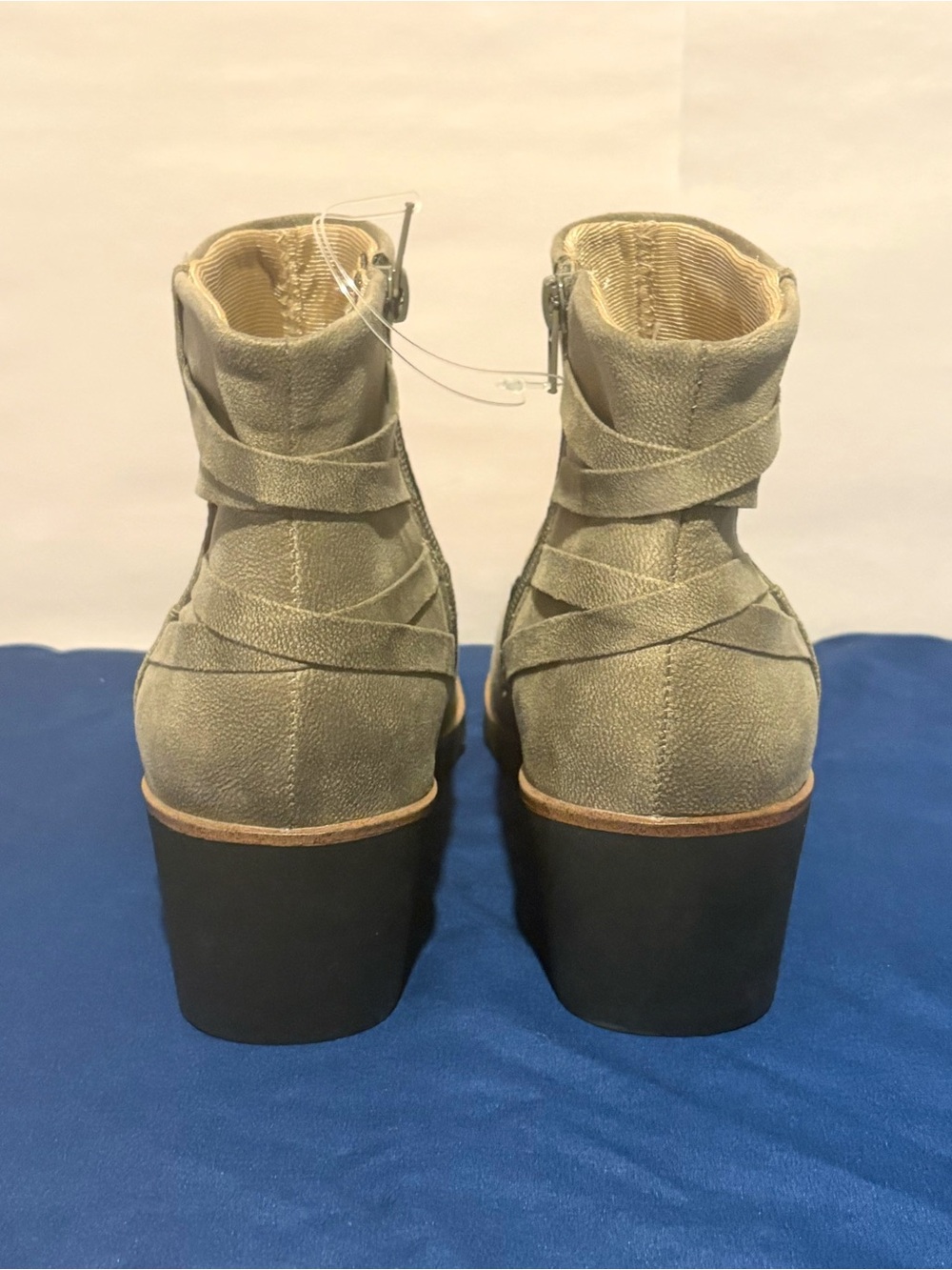 LifeStride Women’s Taupe Ankle Boots - nwot - Picture 3 of 8